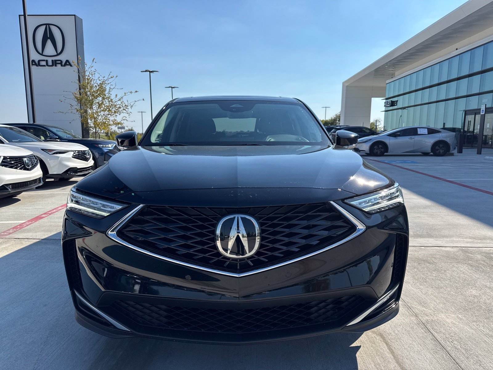 Used 2026 Acura MDX w/ Technology Package AWD/4WD image 2
