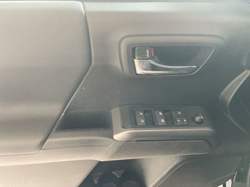 Used 2023 Toyota Tacoma TRD Off-Road image 13