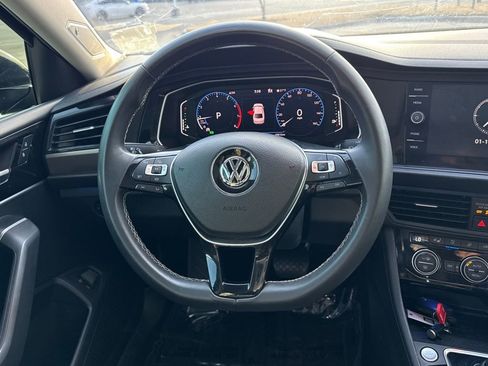 Used 2021 Volkswagen Jetta SEL Premium image 18