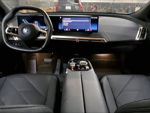Used 2023 BMW iX xDrive50 image 17