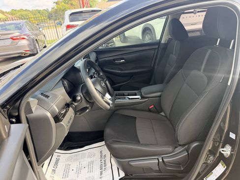 Used 2025 Nissan Sentra SV w/ Trunk Package FWD image 8