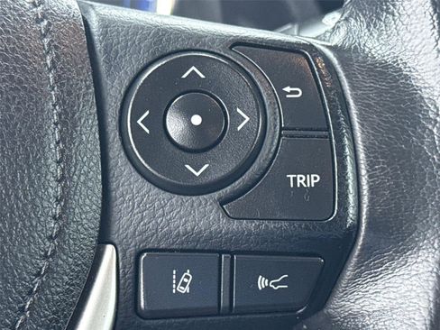 Used 2017 Toyota Corolla L FWD image 16