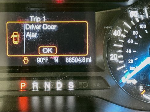 Used 2017 Ford Edge SE FWD image 18