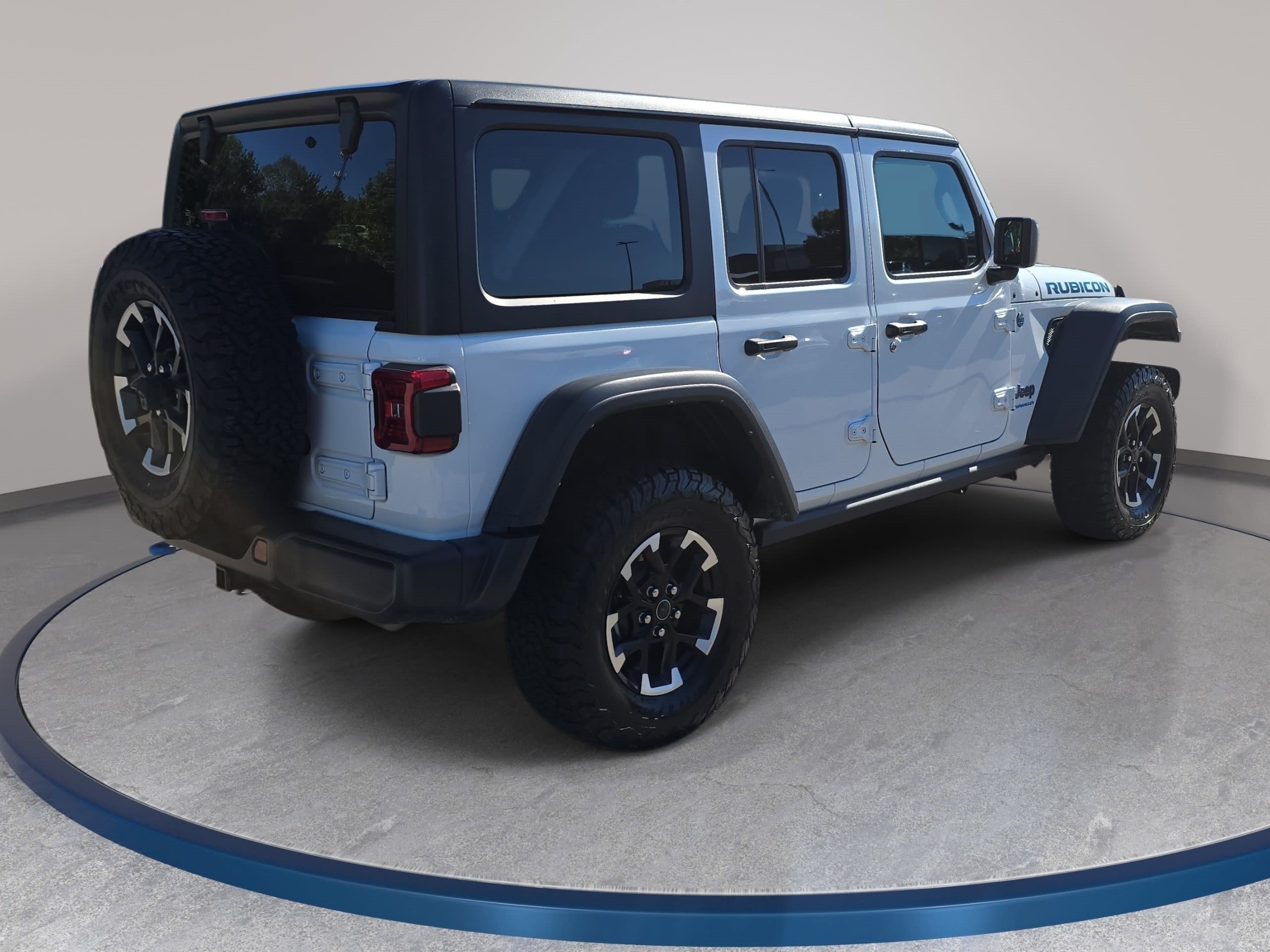 Used 2024 Jeep Wrangler Unlimited Rubicon 4xe AWD/4WD image 5