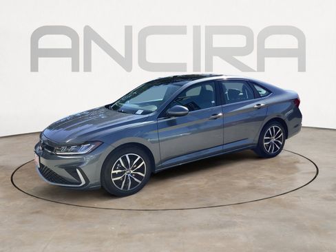 New 2026 Volkswagen Jetta SE FWD image 4