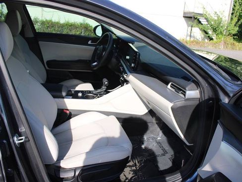 Used 2022 Kia K5 LXS FWD image 11