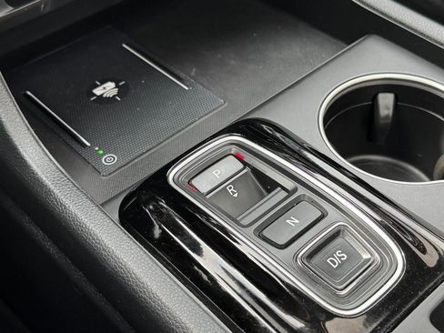 Used 2025 Honda Pilot Elite image 18