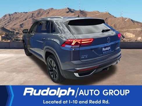 Used 2022 Volkswagen Atlas Cross Sport SE FWD image 3