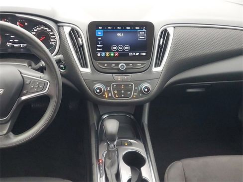 Used 2024 Chevrolet Malibu LT image 13