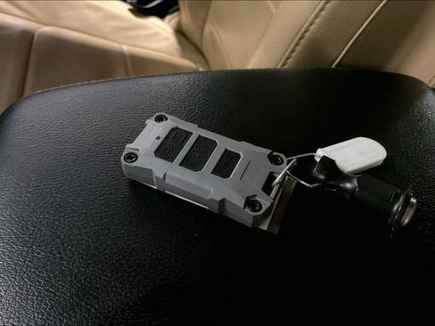 Used 2018 Jeep Wrangler Unlimited Sahara AWD/4WD image 12