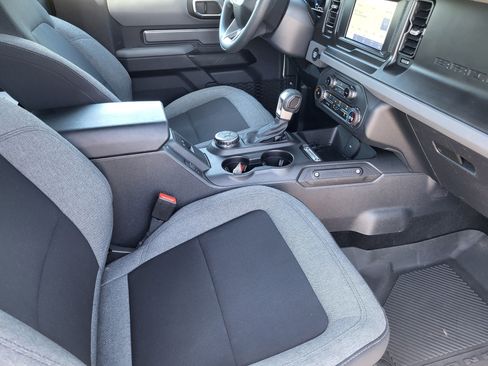 Used 2023 Ford Bronco 2-Door w/ Sasquatch Package AWD/4WD image 11
