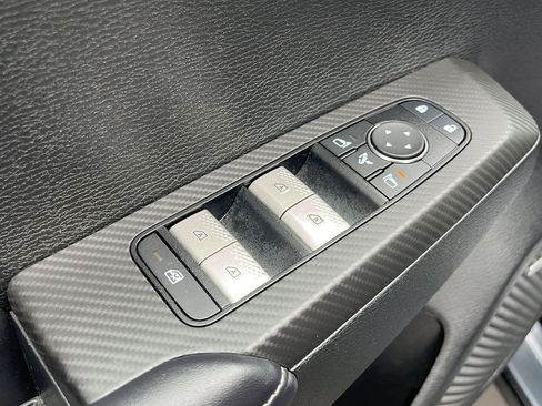 Used 2025 Mitsubishi Outlander SE AWD/4WD image 11