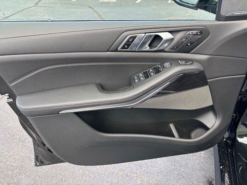 Used 2026 BMW X7 xDrive40i w/ M Sport Package image 13