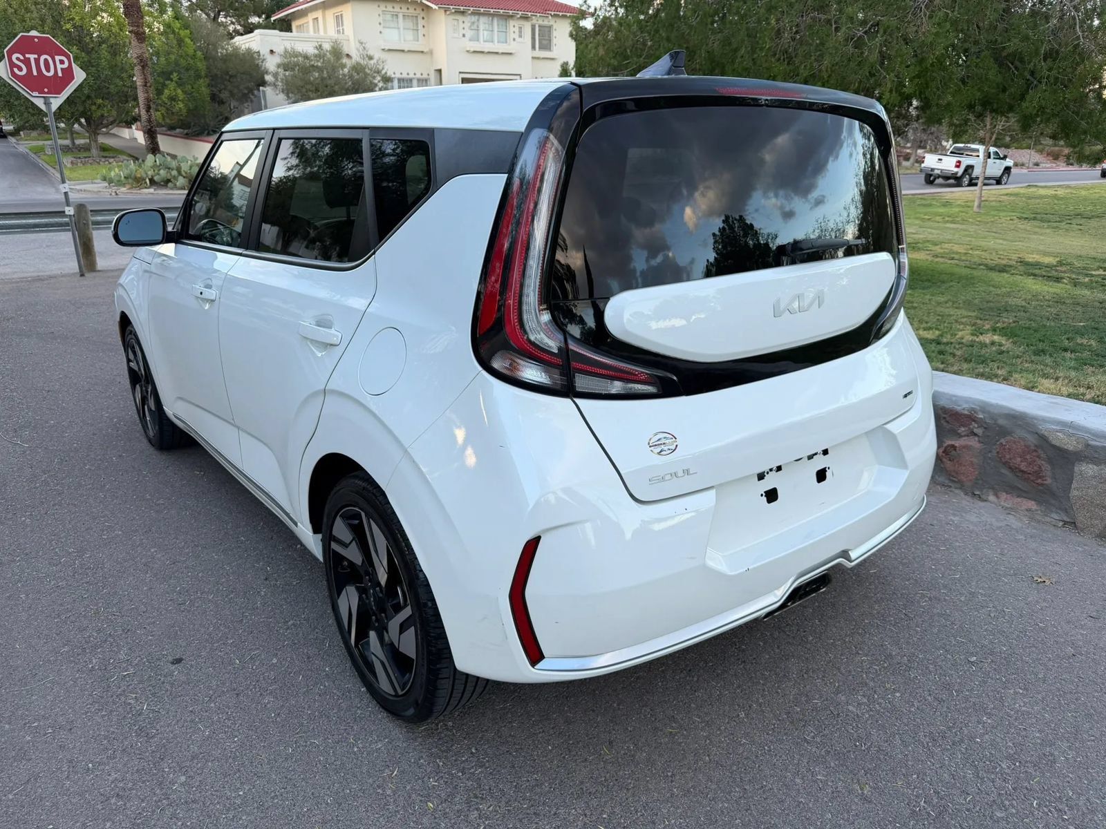 Used 2024 Kia Soul GT-Line w/ Option Group 020 FWD image 3