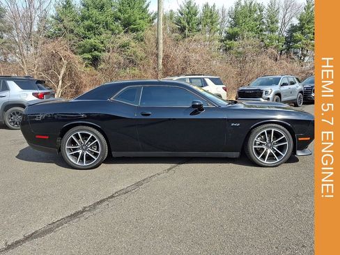 Used 2023 Dodge Challenger R/T RWD image 7