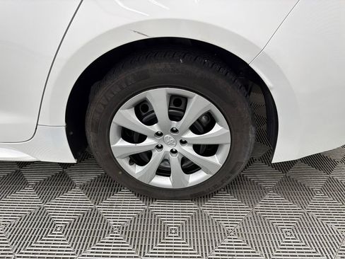 Used 2024 Toyota Corolla LE FWD image 18