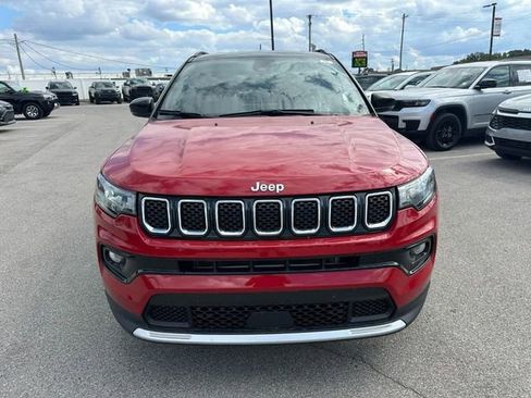 Used 2023 Jeep Compass Limited image 9