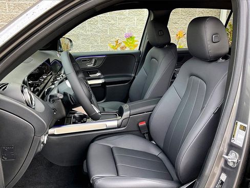 New 2026 Mercedes-Benz GLB 250 4MATIC image 9