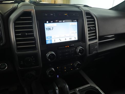 Used 2017 Ford F150 Platinum w/ Equipment Group 701A Luxury image 16