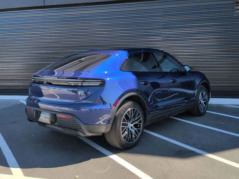 Certified 2025 Porsche Macan 4S Electric image 9