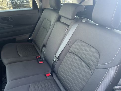 Used 2025 Nissan Pathfinder S image 21