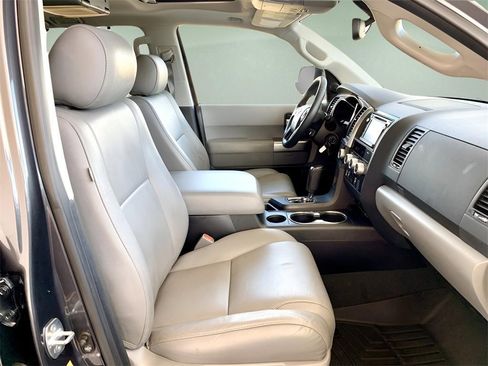Used 2019 Toyota Sequoia Limited w/ Safety & Convenience Package image 34