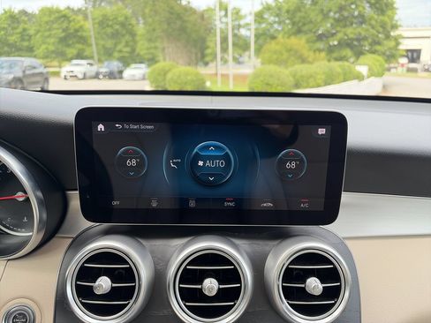 Used 2020 Mercedes-Benz GLC 300 image 27
