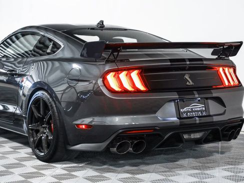 Used 2022 Ford Mustang Shelby GT500 w/ Carbon Fiber Track Pack RWD image 25