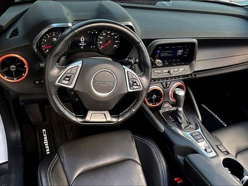 Used 2021 Chevrolet Camaro LT w/ RS Package image 9