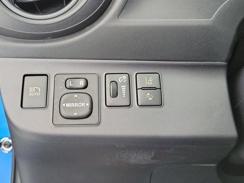 Used 2017 Toyota Prius C One FWD image 29