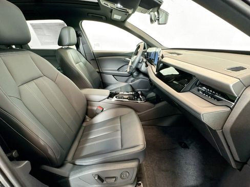 New 2027 Audi Q6 e-tron Premium image 24