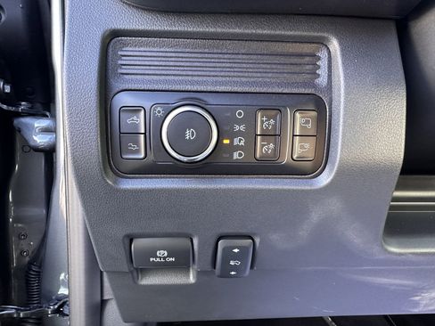 Used 2025 Ford F250 Platinum w/ Tremor Off-Road Package image 19