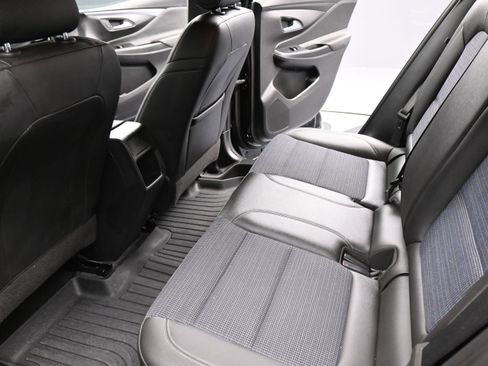 Used 2025 Buick Envista Preferred w/ Convenience I Package FWD image 16