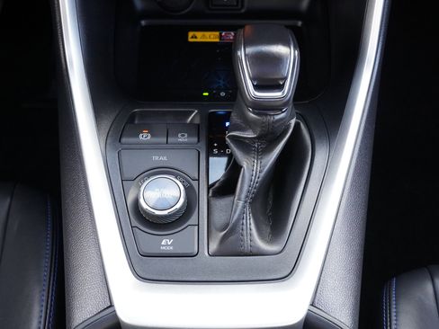 Certified 2022 Toyota RAV4 XSE image 34