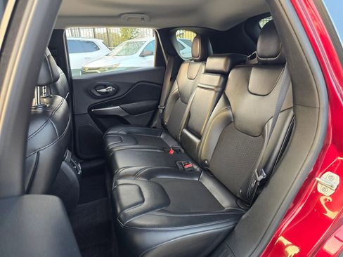 Used 2019 Jeep Cherokee Latitude Plus image 24