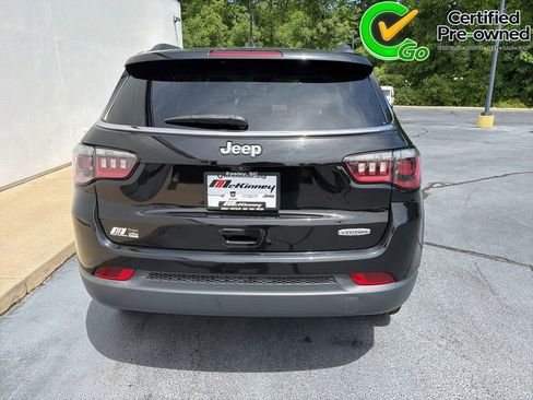Used 2021 Jeep Compass Latitude FWD image 11