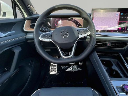 New 2026 Volkswagen Tiguan SEL R-Line image 8