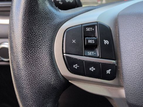 Used 2021 Ford Explorer XLT RWD image 18