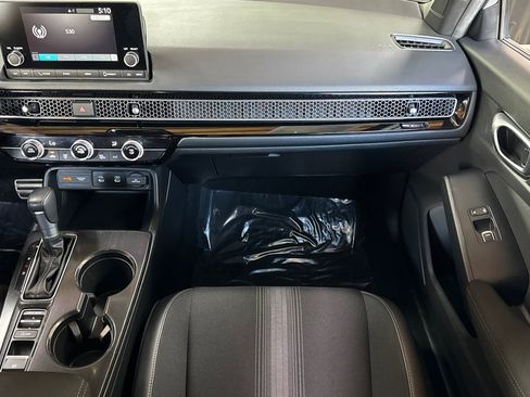 Used 2025 Honda Civic Sport image 17