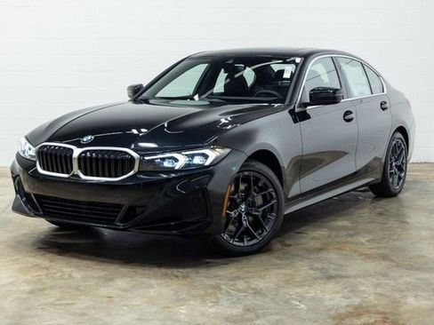 Certified 2025 BMW 330i xDrive Sedan w/ Convenience Package AWD/4WD image 8