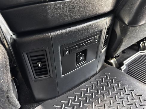 Used 2014 RAM 1500 Limited AWD/4WD image 23