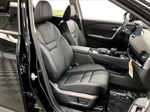 New 2025 Nissan Rogue SL image 36