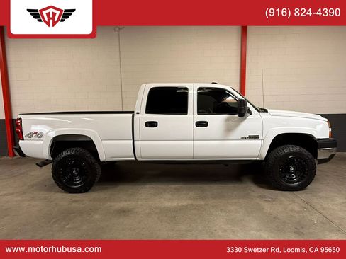 Used 2006 Chevrolet Silverado 2500 LT w/ Heavy-Duty Power Package AWD/4WD image 3