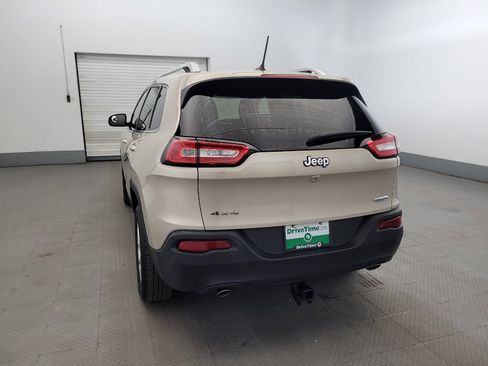 Used 2014 Jeep Cherokee Latitude w/ Comfort/Convenience Group AWD/4WD image 6