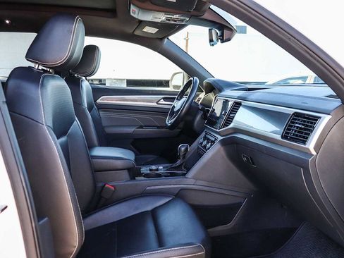 Used 2022 Volkswagen Atlas Cross Sport SEL R-Line image 15