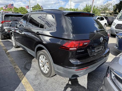 Used 2018 Volkswagen Tiguan S image 3