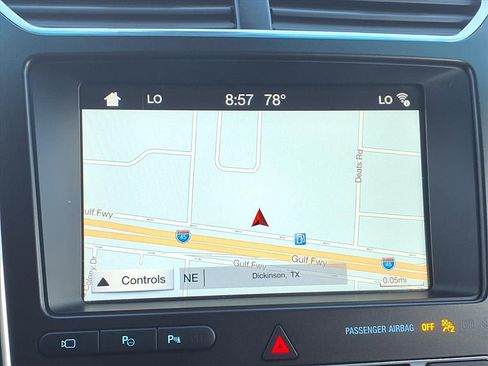 Used 2017 Ford Explorer Platinum image 4