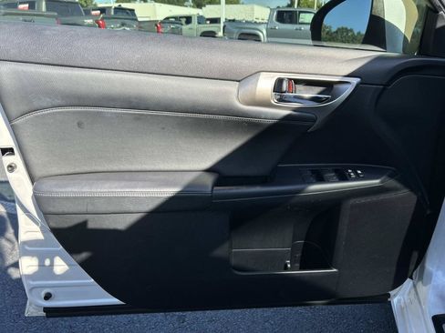 Used 2015 Lexus CT 200h w/ Seat Comfort Package FWD image 16