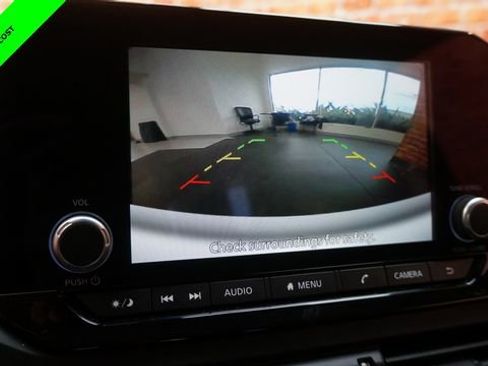 Certified 2024 Nissan Pathfinder S image 16