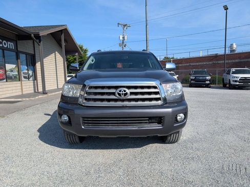 Used 2014 Toyota Sequoia Platinum RWD image 2